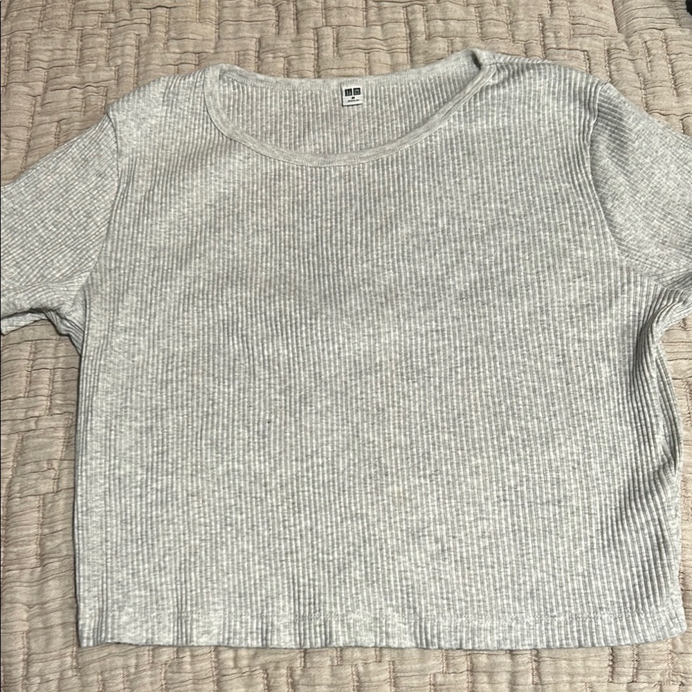 Uniqlo Gray Ribbed Crop Top